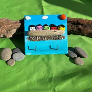 hand painted pebble art colourful houses keyring holder by anglesey artist deborahkempton.co.uk