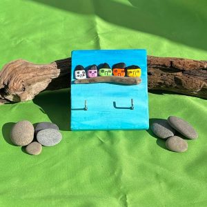 hand painted pebble art colourful houses keyring holder by anglesey artist deborahkempton.co.uk