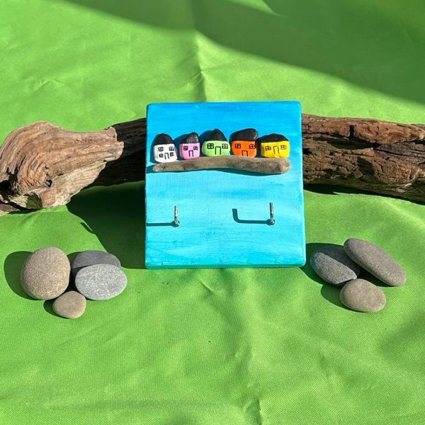 hand painted pebble art colourful houses keyring holder by anglesey artist deborahkempton.co.uk